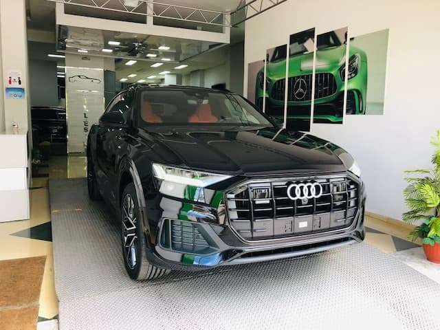 Audi Q8 S line 2021
