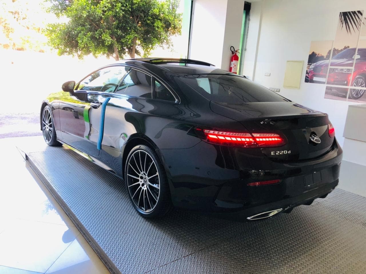 Mercedes-benz E220 coupe 2021