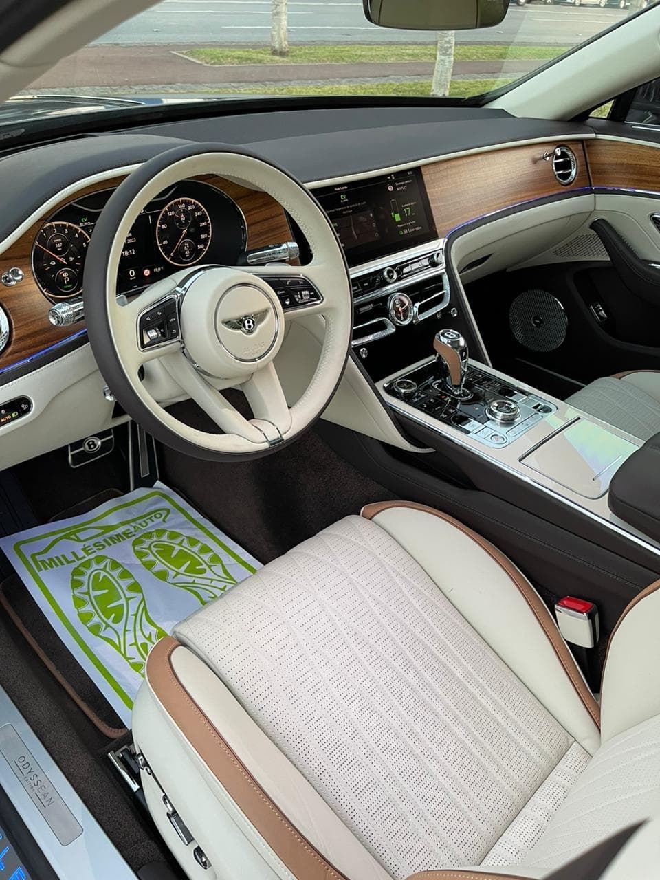 Bentley FLYING SPUR 2022